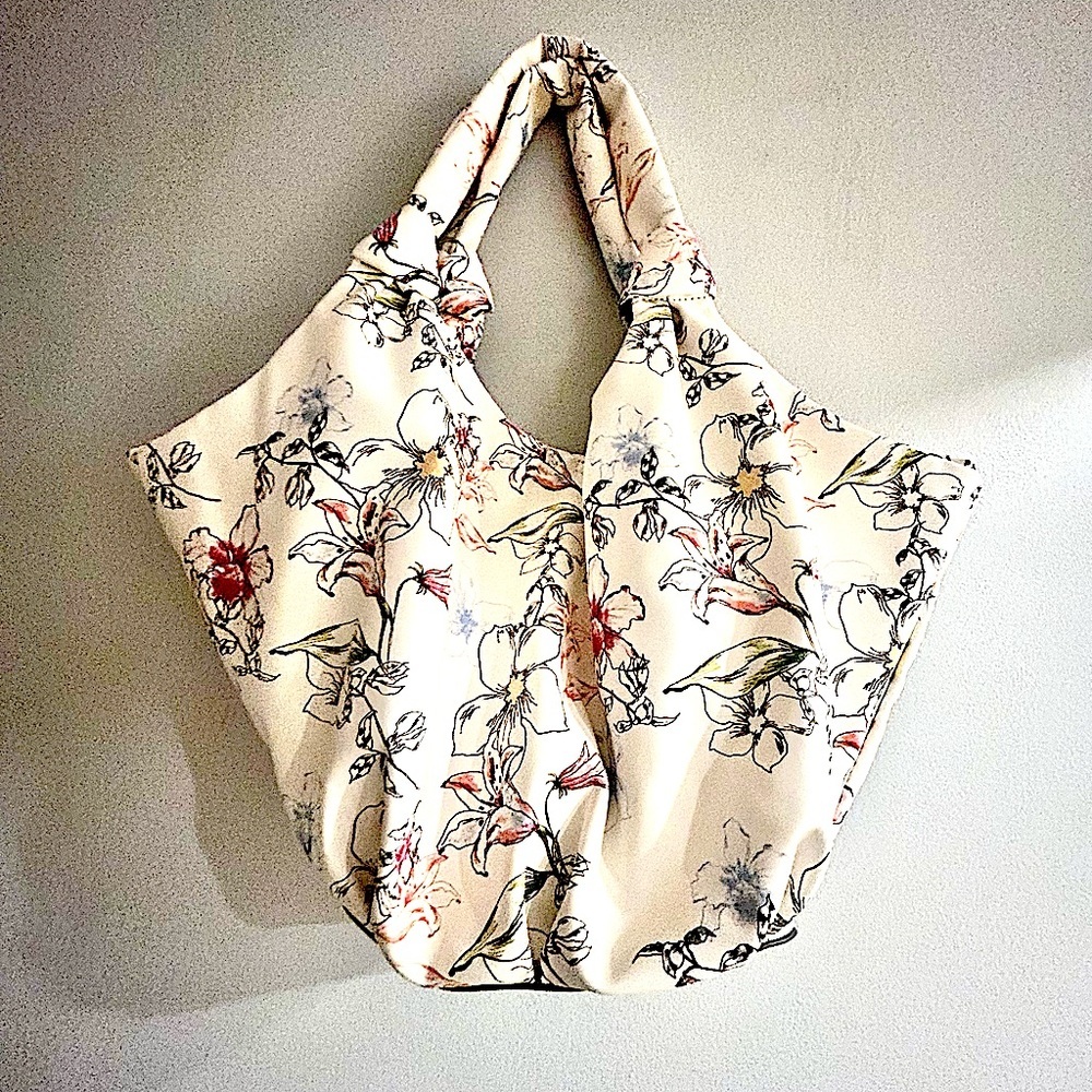 NWOT INC International Concepts Botanic Floral Soft Hobo Shoulder Bag gorgeous.